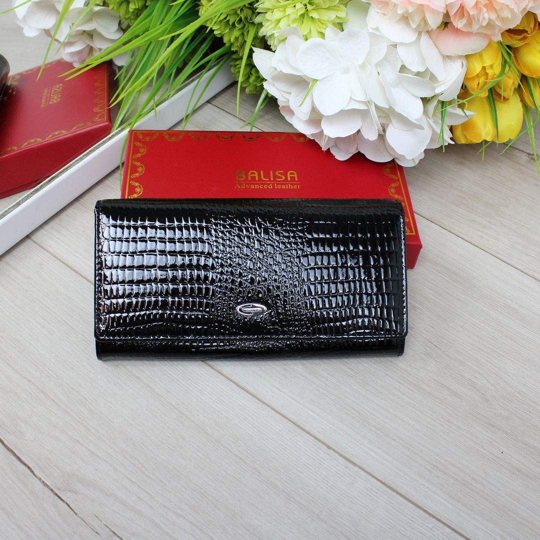 Жіночий шкіряний гаманець портмоне на кнопці лаковий чорний натуральна шкіра