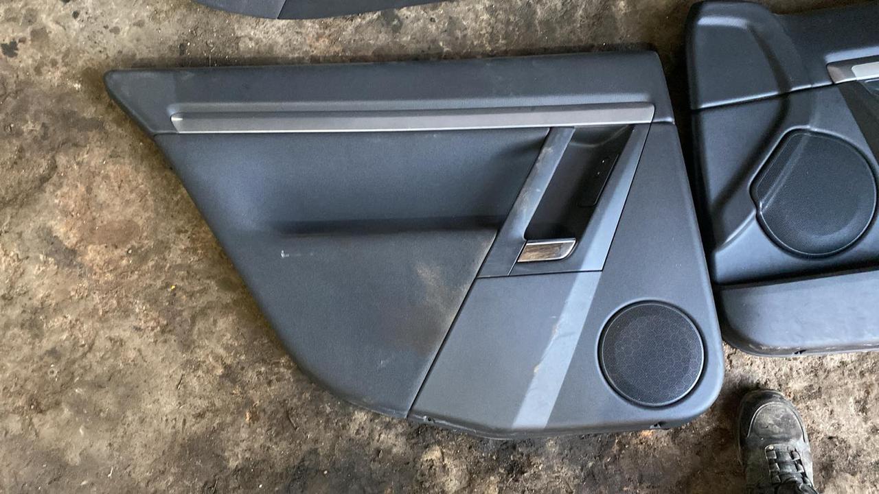 Вітаю зацікавлених на авто розборці Чемпіон !!!<br />
 Предметом оголошення є Комплект Обшивок Дверей Vectra C<br />
 Ціна вказана за комплект<br />
 Фактичний стан на фото. Гарантія 14 днів на встановлення та перевірку<br />
 Висилаємо по всій Україні по передоплаті на транспортні витрати!<br />
 Наявність та асортимент на складі постійно змінюються.<br />
 Точні деталі уточняйте по телефону +380973363743 — фото 3