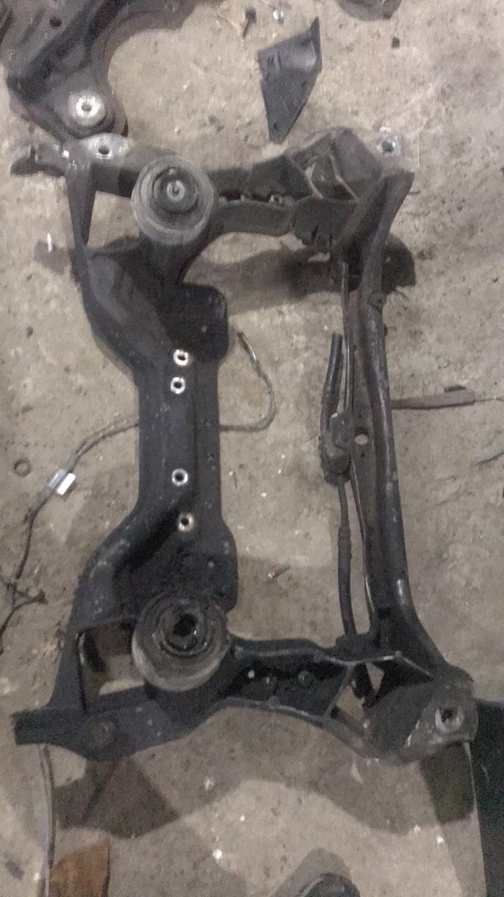 Вітаю зацікавлених на авто розборці Чемпіон !!!<br />
 Предметом оголошення є&nbsp;Підрамник Передній Golf 4&nbsp;<br />
 Фактичний стан на фото. Гарантія 14 днів на встановлення та перевірку<br />
 Висилаємо по всій Україні по передоплаті на транспортні витрати!<br />
 Наявність та асортимент на складі постійно змінюються.<br />
 Точні деталі уточняйте по телефону +380973363743 — фото 3