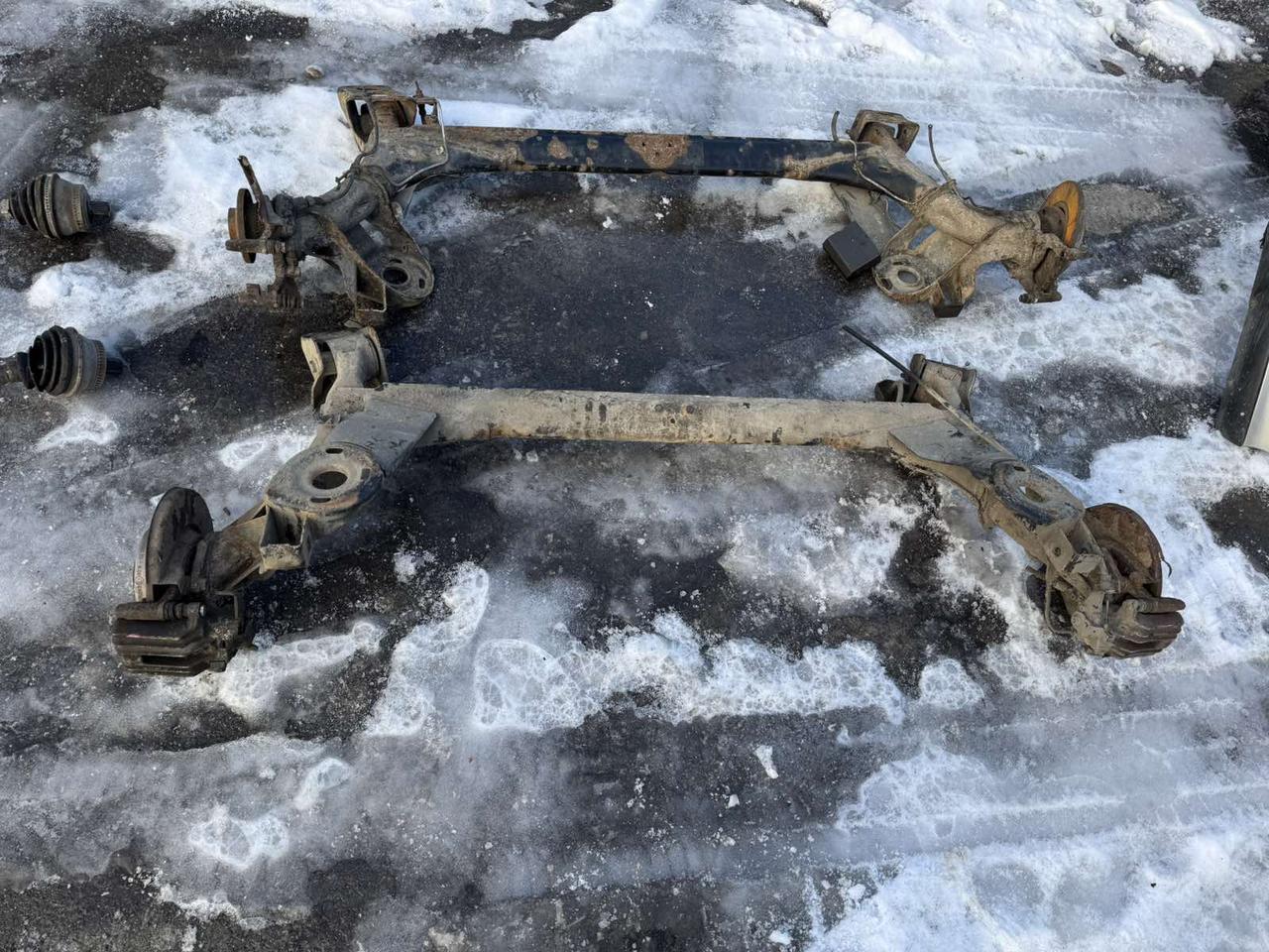 Вітаю зацікавлених на авто розборці Чемпіон !!!<br />
 Предметом оголошення є&nbsp;Балка Задня Vw Golf 4&nbsp;<br />
 Ціна вказана за голу Балку<br />
 Фактичний стан на фото. Гарантія 14 днів на встановлення та перевірку<br />
 Висилаємо по всій Україні по передоплаті на транспортні витрати!<br />
 Наявність та асортимент на складі постійно змінюються.<br />
 Точні деталі уточняйте по телефону +380973363743 — фото 2