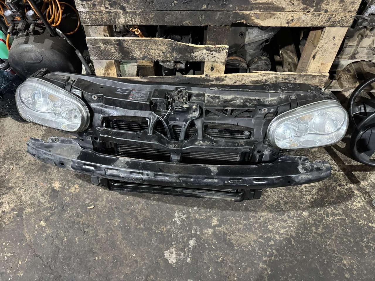 <p>Вітаю зацікавлених на авто розборці Чемпіон !!!<br />
 Предметом оголошення є&nbsp;Телевізор Vw Golf IV Без Кондиціонера! малий<br />
 Ціна вказана за голий телевізор!<br />
 Фактичний стан на фото. Гарантія 14 днів на встановлення та перевірку<br />
 Висилаємо по всій Україні по передоплаті на транспортні витрати!<br />
 Наявність та асортимент на складі постійно змінюються.<br />
 Точні деталі уточняйте по телефону +380973363743</p> — фото 1