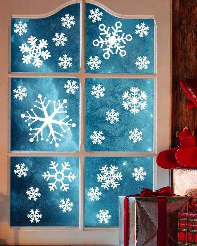 Наклейка на вікно Сніжинки 35х50 см