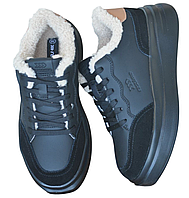 Размеры 38, 39, 40, 41 Зимние женские кожаные ботинки на меху, черные, легкие и удобные Restime 24380