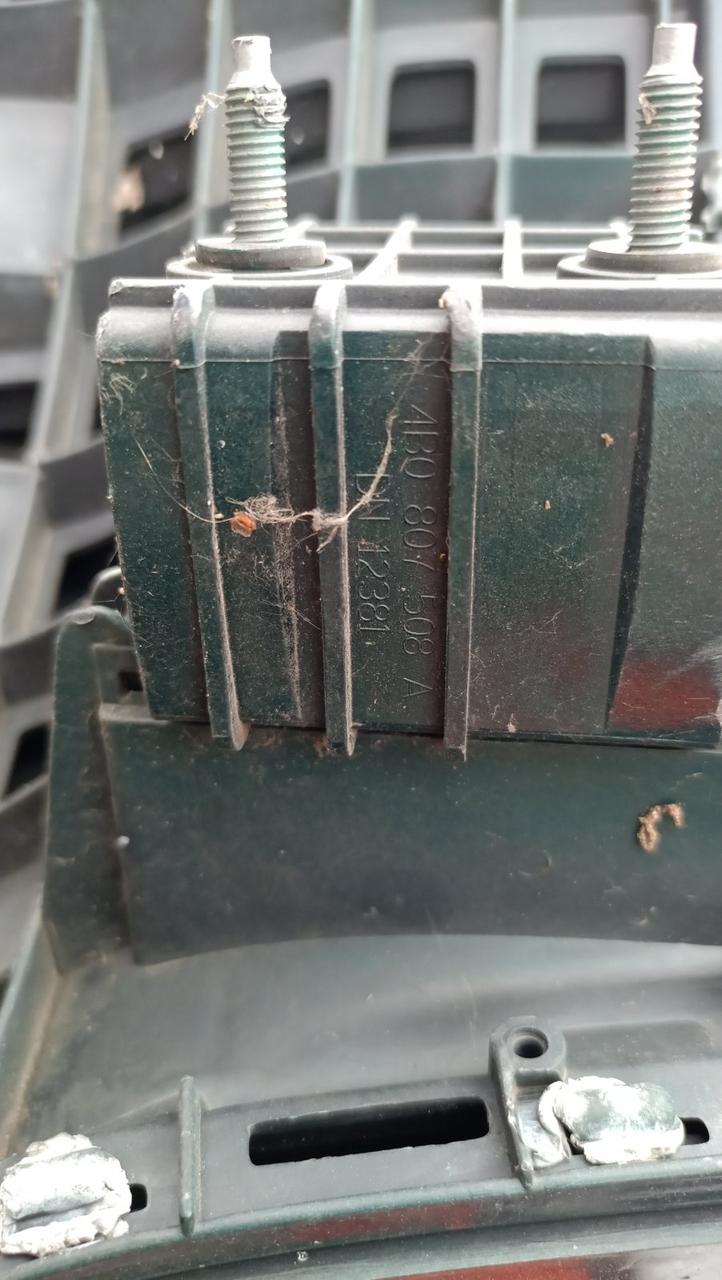 Вітаю зацікавлених на авто розборці Чемпіон !!!<br />
 Предметом оголошення є&nbsp;Задній бампер Audi A6 C5 унівесал 4B9807511&nbsp;<br />
 Фактичний стан на фото. Гарантія 14 днів на встановлення та перевірку<br />
 Висилаємо по всій Україні по передоплаті на транспортні витрати!<br />
 Наявність та асортимент на складі постійно змінюються.<br />
 Точні деталі уточняйте по телефону +380973363743 — фото 2