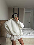 Жіночий однотонний утеплений худі в стилі оверсайз, фото 3