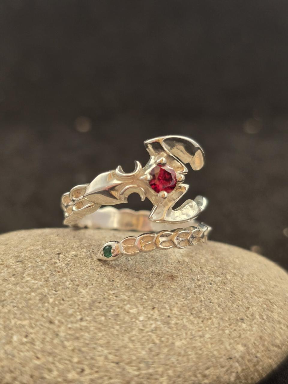 Скорпіон з камінням, кільце, пертсень