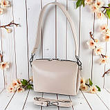 Класична сумка жіноча крос боді маленька через плече з екошкіри бежевий, фото 5