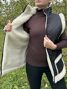 Жилет (жилетка, безрукавка) з натуральної овчини чорний стьобаний з хутром (48-58 р.)