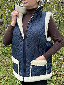 Жилет (жилетка, безрукавка) з натуральної овчини синій стьобаний з хутром (48-58 р.)