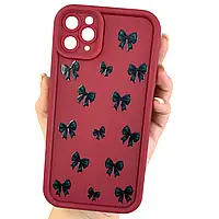 Чохол для iPhone 11 Pro Max бордовий з принтом з об'ємними бортами чохол з чорними бантиками