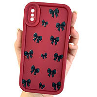 Чохол для iPhone X / Xs бордовий з принтом з об'ємними бортами чохол з чорними бантиками