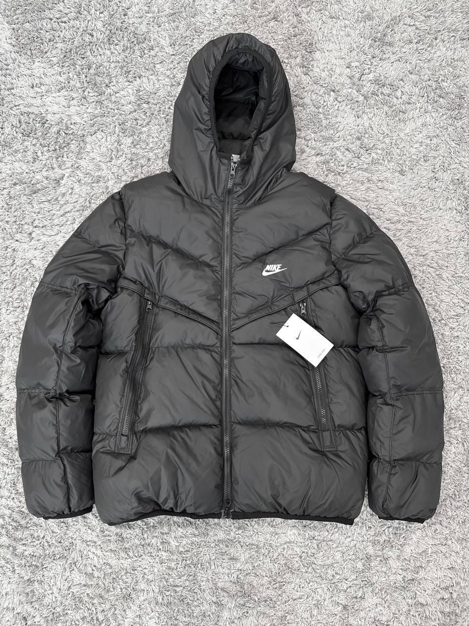 Чоловіча зимова куртка Nike Storm-Fit Стильний пуховик Найк чорного кольору з капюшоном, фото 1