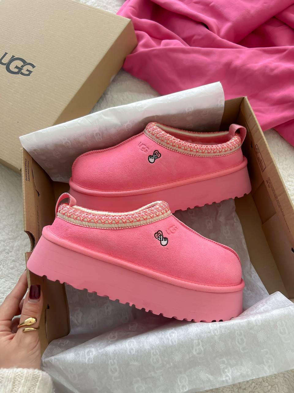 Зимові рожеві замшеві жіночі UGG Tasman Platform Love Pink на платформі натуральне хутро, фото 1