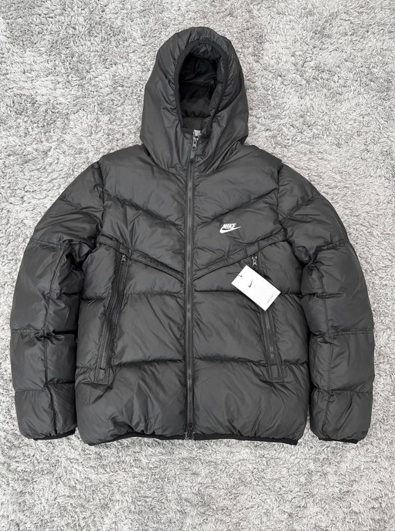 Чоловіча зимова куртка пуховик Nike Storm-Fit black чорна з капюшоном коротка Найк спортивна тепла, фото 1