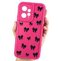 Чехол для Xiaomi Redmi Note 12 4G малиновый с принтом с объемными бортами чехол с черными бантиками