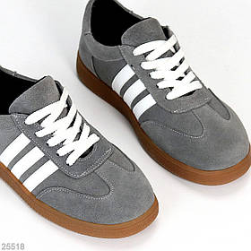 Сірі замшеві кросівки з білими вставками класичний спортивний дизайн 37