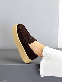 Модельні замшеві лофери на потовщеній підошві бежевий колір шоколад