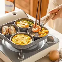 Антипригарна сковорода на 4 відділення для млинців та яєчні / Порційна сковорода для смаження яєць / Кухонна сковорода