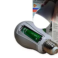 Аварійна світлодіодна лампа 20W з акумулятором на патрон лампочка Led акумуляторна під цоколь