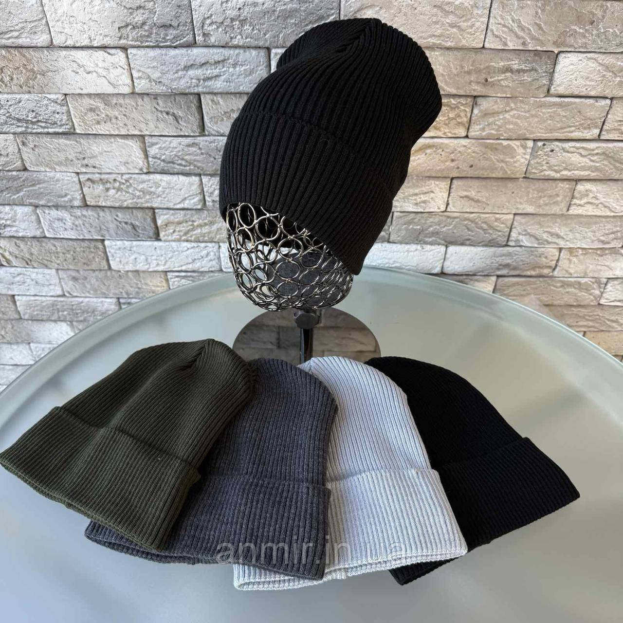 Зимова шапка підліткова в'язка на флісі розмір 54-56, кольору міксом