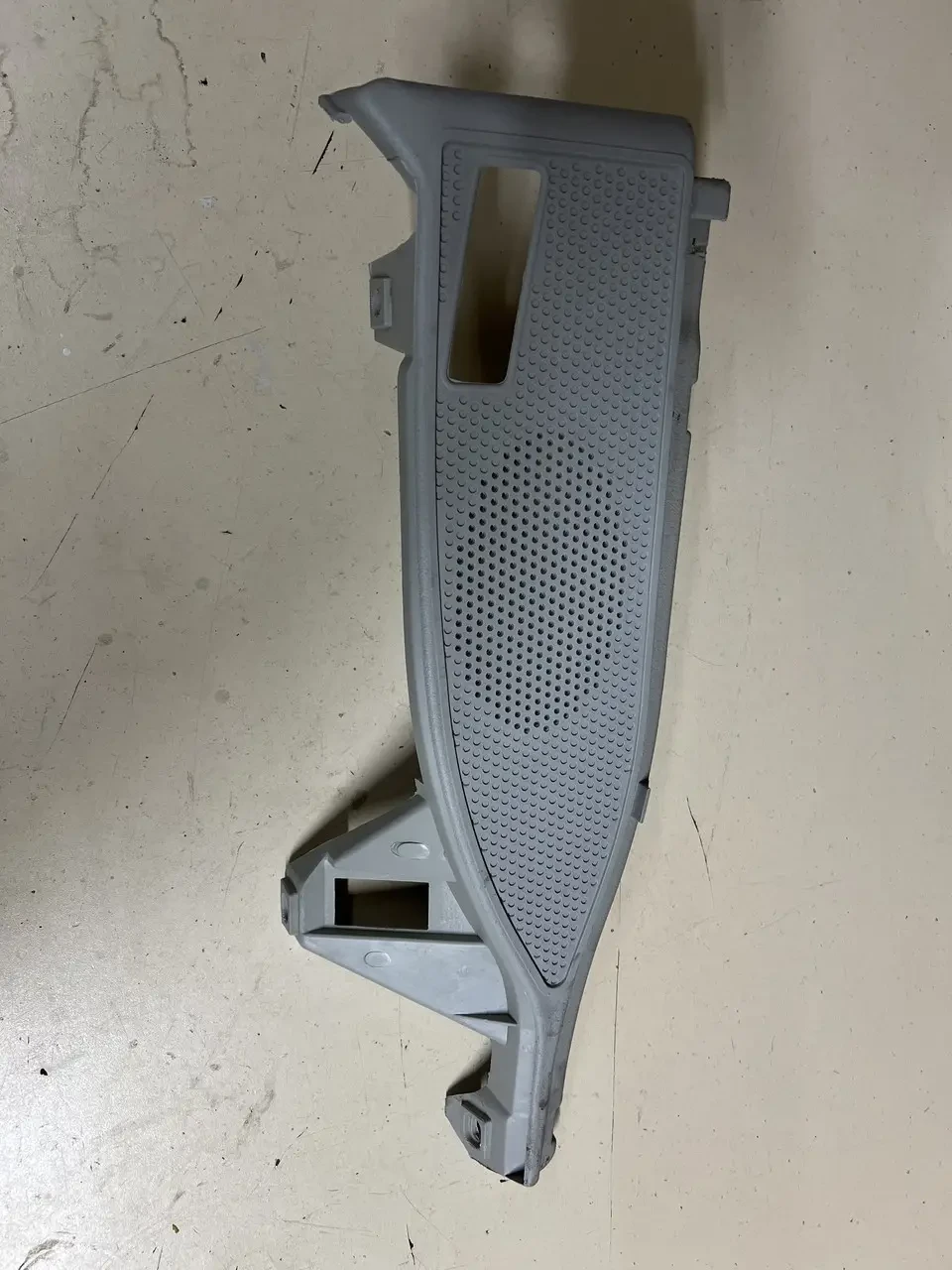 Панель динаміка заднього лівого чорна Chery Amulet A11 - A11-7901150