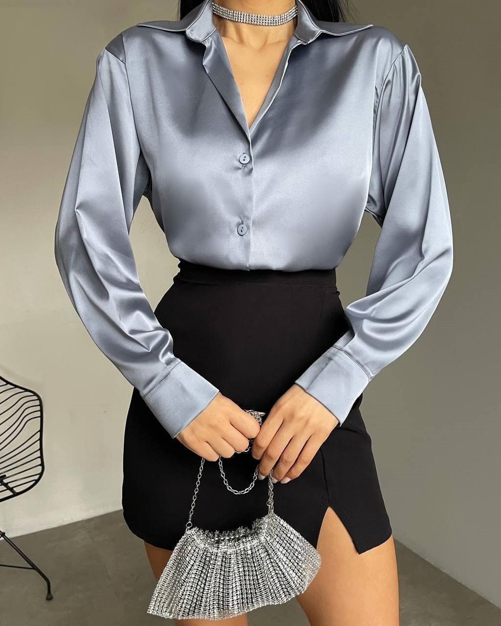 Стильна жіноча шовкова сіра сорочка в стилі оверсайз, фото 1