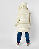 Зимовий пуховик для дівчинки на екопуху 8369 молоччного кольору, фото 8