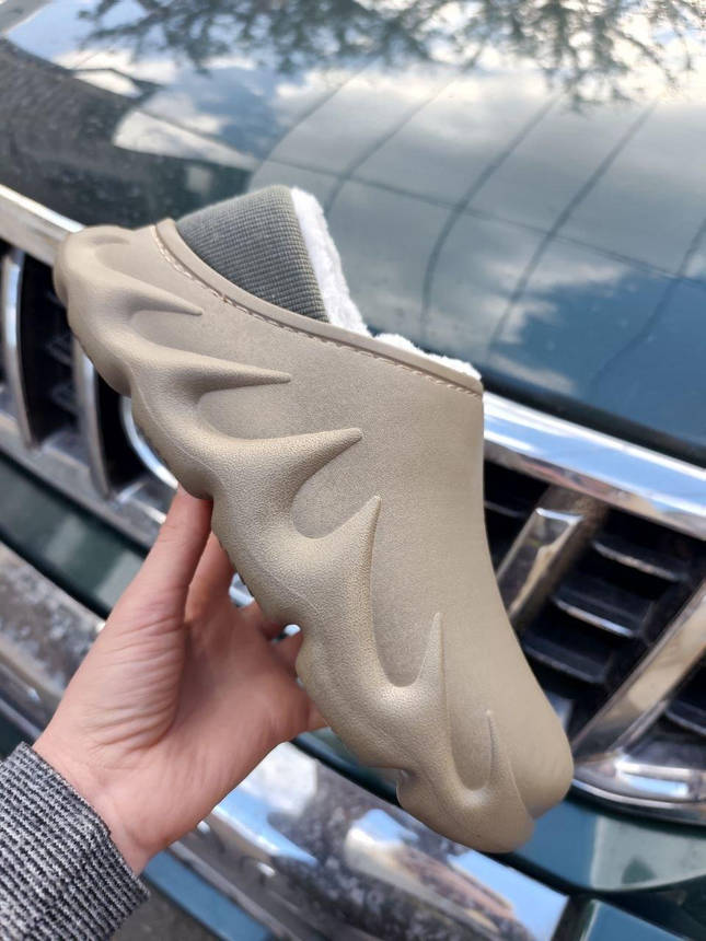 Крокси з хутром СІРНІ ХАКИ зимові капці підошва SHARK Піна для вулиці жіночі чоловічі мокасини 2024-25, фото 1