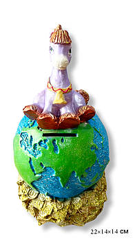 Скарбничка сувенір Кінь на земному шарі 22*14*14 см