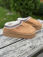 Стильні угги з вишивкою