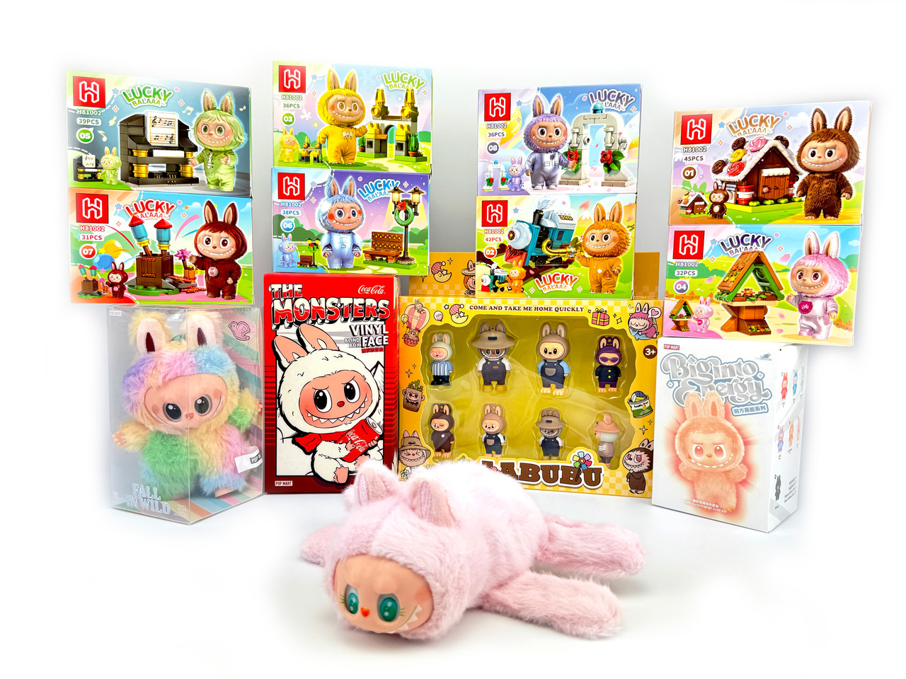 Великий Подарунковий дитячий Набір Лабубу Колекція з 20шт (Coca-Cola, Браслет, Конструктори, Фігурки) LABUBU Pop Mart 621-01, фото 1