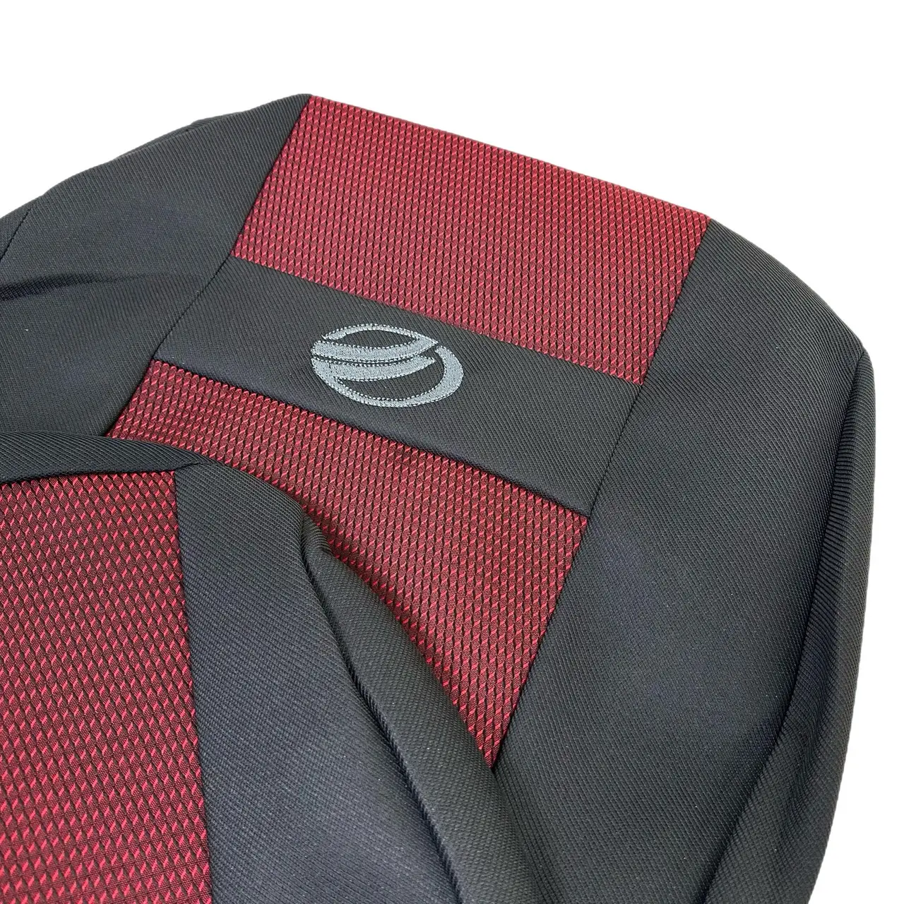 Чохли ЗАЗ Славута MAX (червона вставка) цілісні спинка/сидіння, 4 підголовники