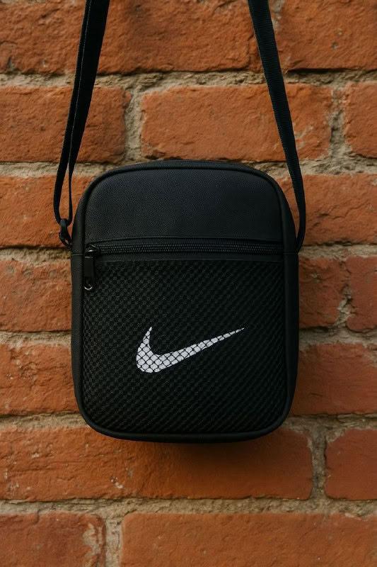 Барсетка спортивна Nike з Oxford 1000D - рух, стиль і комфорт у деталях