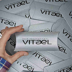 Коробка-подушка з перламутрового дизайнерського картону срібного кольору. Розмір 125*63*20 мм. Шовкодрук чорною фарбою.