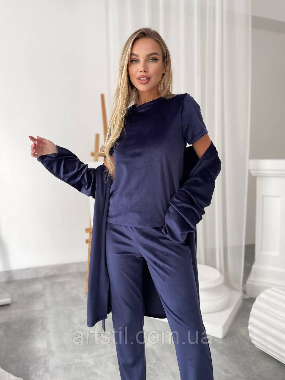 Жіночий домашній велюровий костюм-трійка темно-синього кольору, для затишний і приємний до тіла, фото 1
