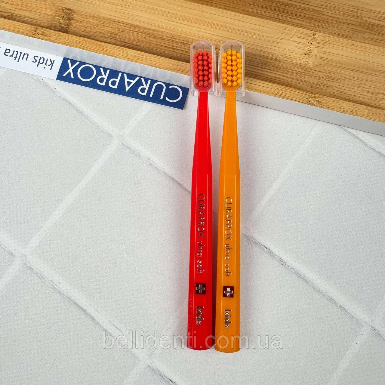 Дитячі зубні щітки Curaprox Kids CS 5500 від 4 до 12 років (червона та помаранчева), 2 шт