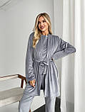 Костюм жіночий домашній для дому та сну : халат, штани та топ світло-сырого кольору, фото 3