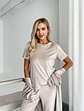 Велюрова жіноча піжама з халатиком бежевого кольору, фото 2
