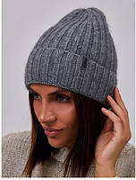 Шапка жіноча із закотом сіра розмір 56-60 см