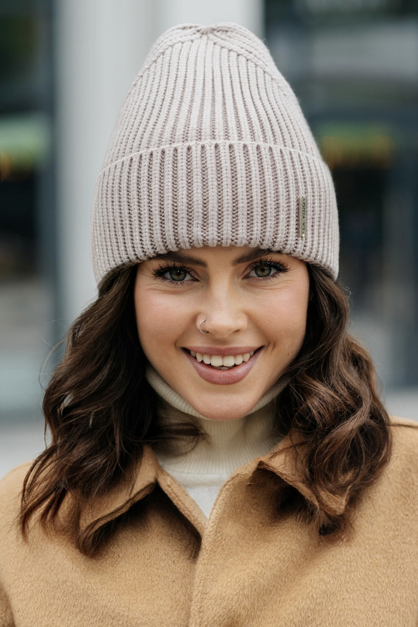В'язана шапка "Тина" колір бежевий