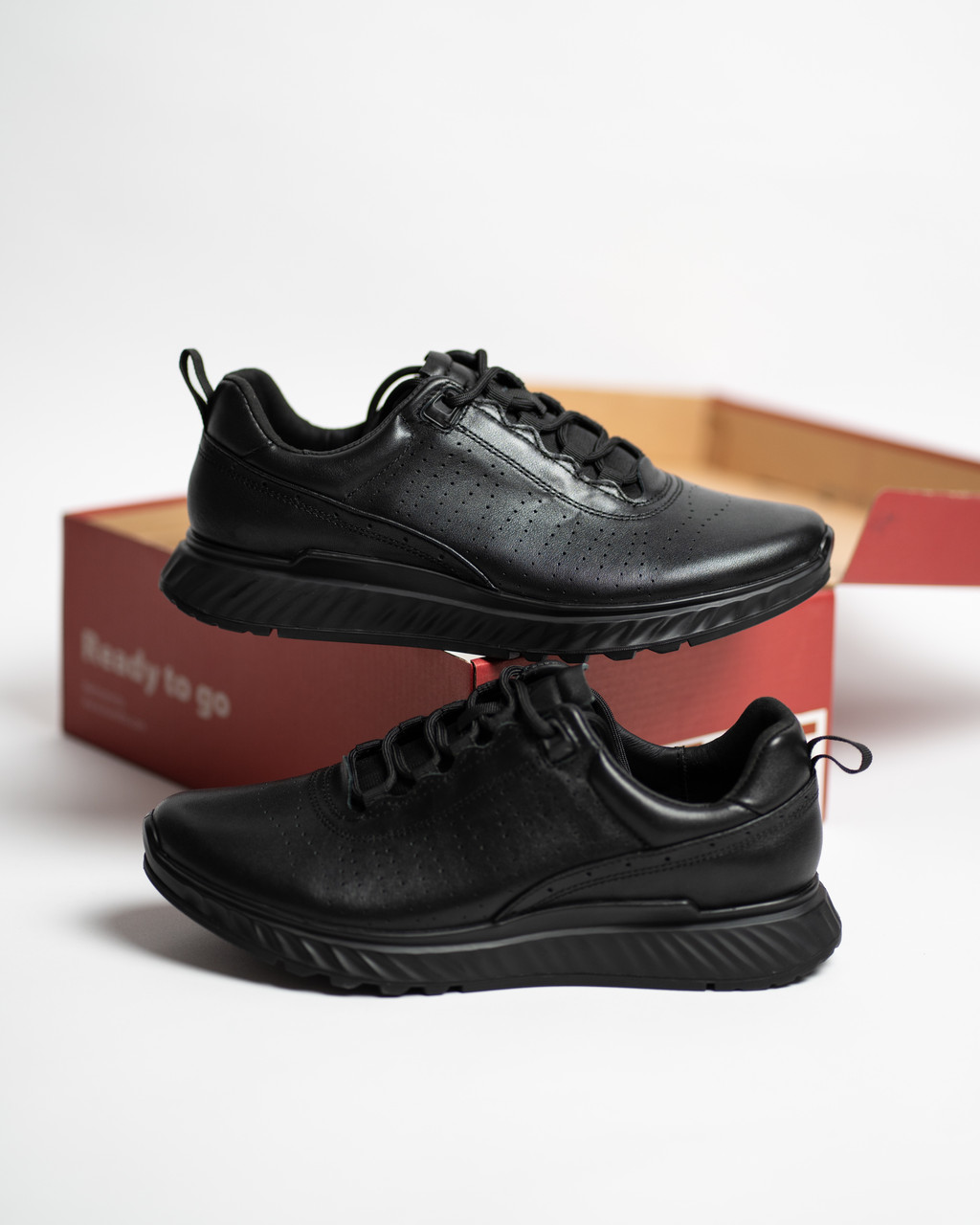 Чоловічі шкіряні кросівки Humtto 330973A1 чорні водонепроникні