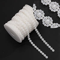 Декоративна стрічка з напівбусин на нитці VX-18 квіточки. Колір - білий (за м)