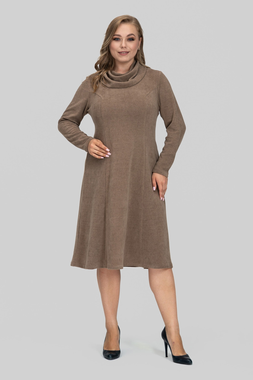 Сукня жіноча Венді трикотажна великих розмірів 50-60 з коміром-хомутом осінь-зима капучино, фото 1