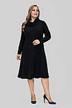 Сукня жіноча Венді трикотажна великих розмірів 50-60 з коміром-хомутом осінь-зима чорна, фото 8