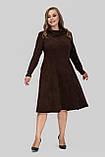 Сукня жіноча Венді трикотажна великих розмірів 50-60 з коміром-хомутом осінь-зима шоколад, фото 6
