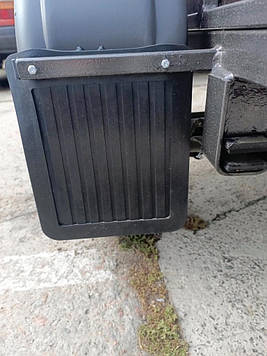 Бризковики на крила легкового причепа R13 R14