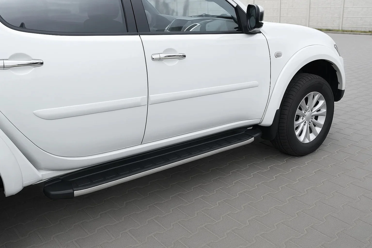 Бічні пороги площадки на Mitsubishi Pajero Sport 2008-2015 Підніжки Мітсубісі Паджеро Спорт Fullmond