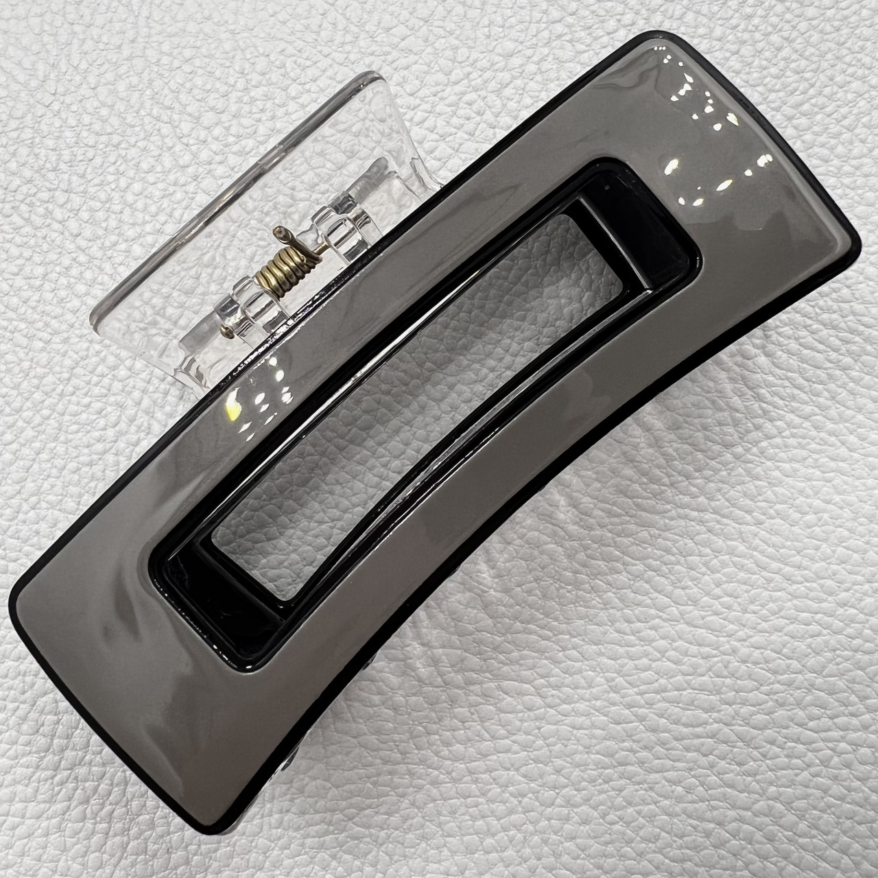 Краб для волос прочный французский пластик глянцевый классический черно серого цвета ширина 4.5 см длина 10 см