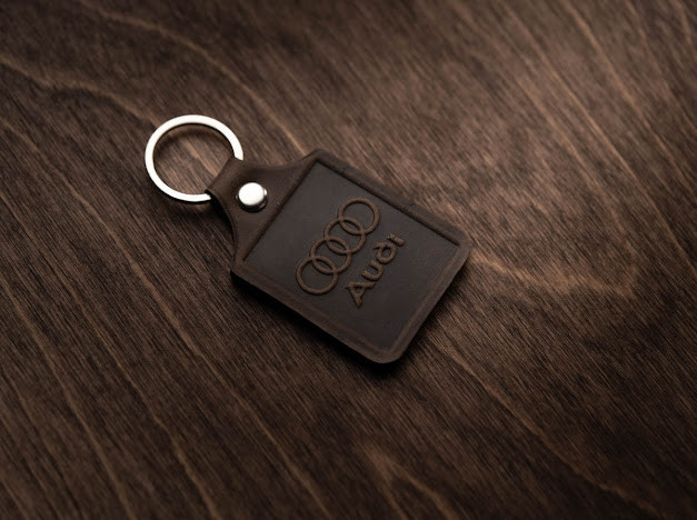 Брелок шкіряний. Audi. 43x65мм. Колір Коричневий., фото 1