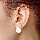 Сережки-конюшинки зі срібла з білим перламутром "Поклик" - англійська застібка, 14 мм, фото 5